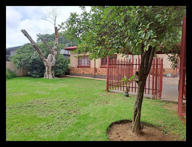 BUSINESS FOR SALE IN KEMPTON PARK